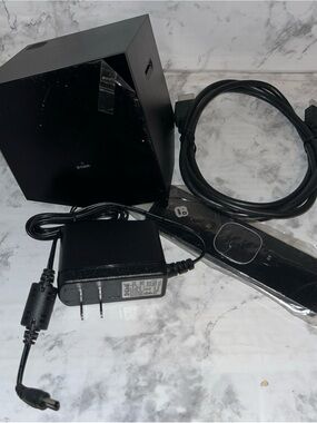 D link BOXEE BOX, DSM-380, POWER Adapter, REMOTE HDMI cable Tested Works